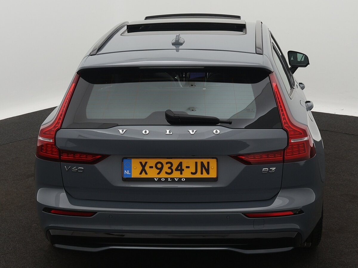 42420857 volvo v60 2 0 b3 plus dark panoramadak harman kardon trekhaak 360 9